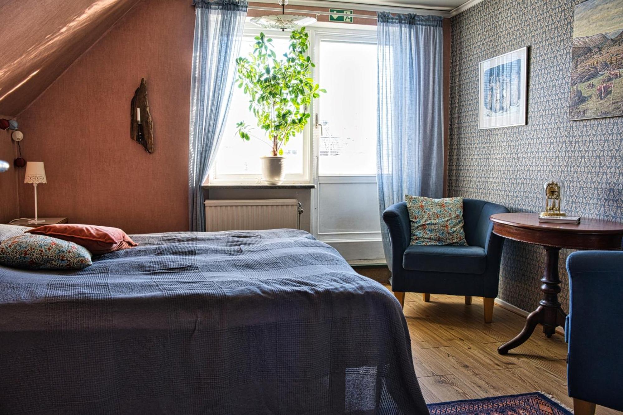 Bed And Books Pa Oesterlens Gaesthaerbaerge Glemminge Exterior foto