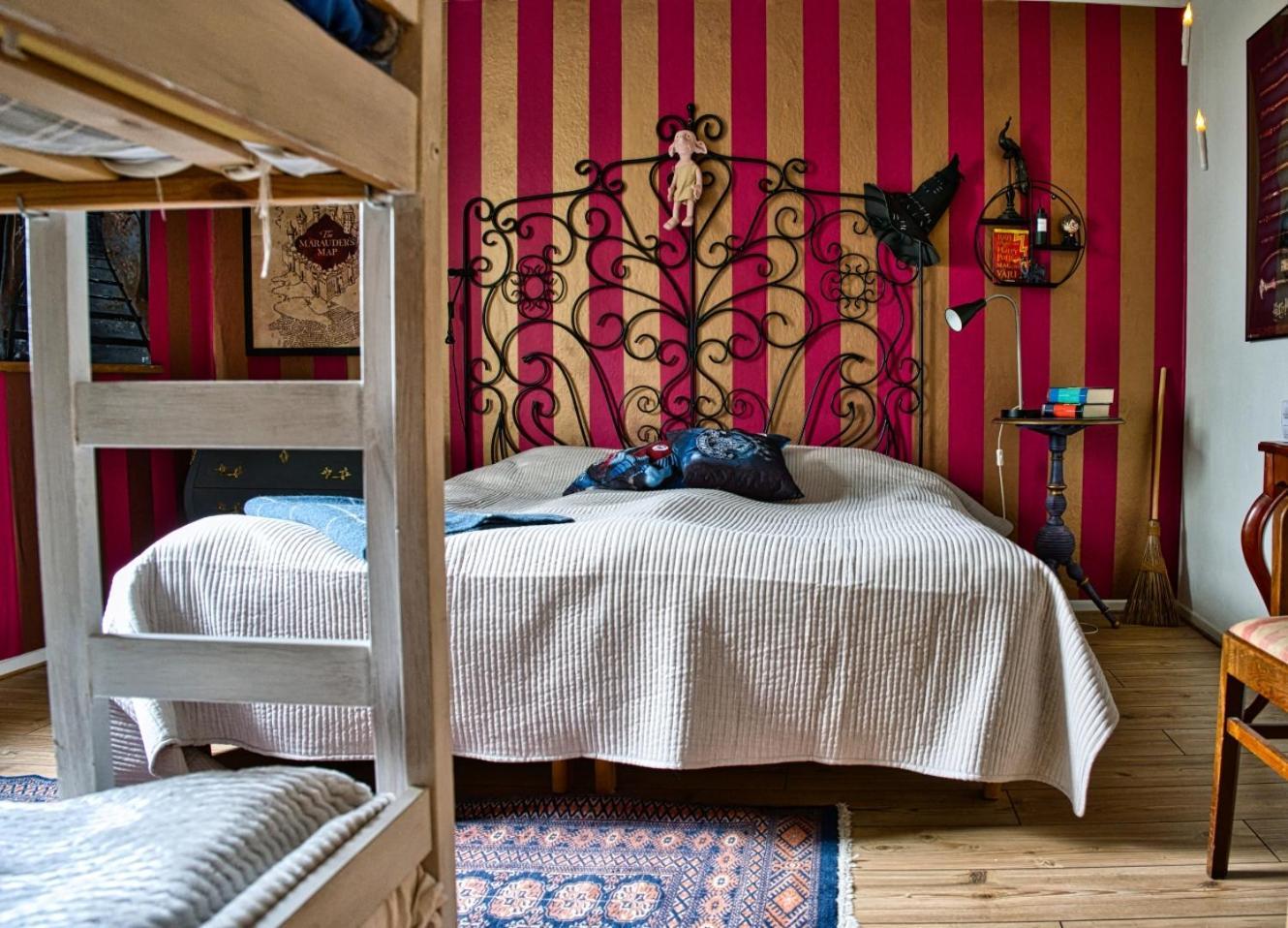 Bed And Books Pa Oesterlens Gaesthaerbaerge Glemminge Exterior foto